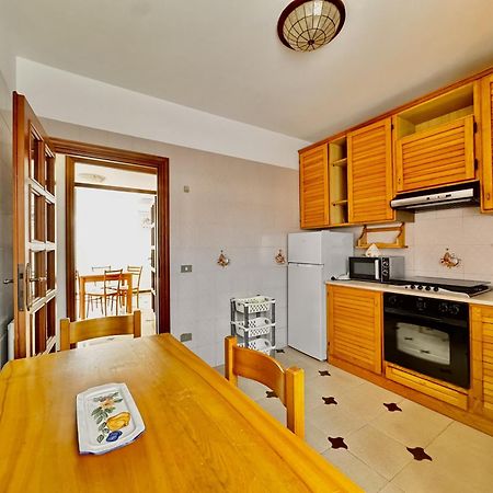 Holidaycasa Leone - Con Posto Auto A 200Mt Dal Mare Sperlonga Zewnętrze zdjęcie